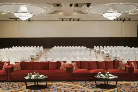Mövenpick Grand Al Bustan - 22
