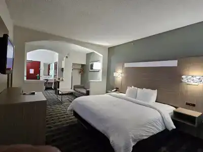 Quality Inn & Suites Dfw Airport South - 3