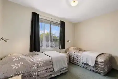 Econo Lodge Canterbury Court - 43