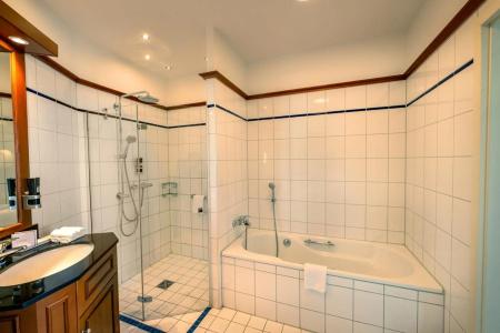 Louisa's Place - 6