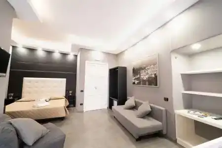 H. G. Boutique Toledo Napoli Centro - 116