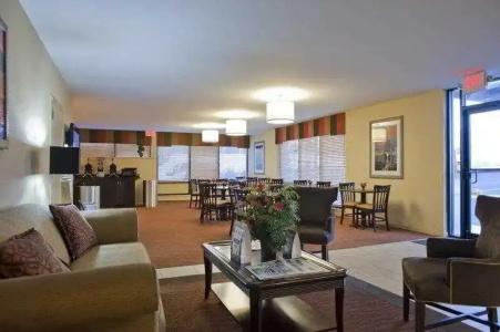 Quality Inn - 16