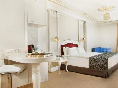 Amira Istanbul - 3
