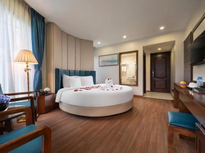 Halong Boutique - 5