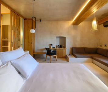 Canvas Suites - 62