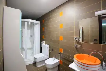 Vlora International - 71