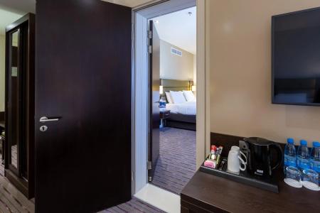 Premier Inn Airport - 16
