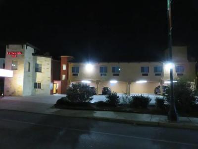 La Hacienda Inn - 7