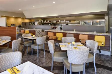 Best Western Royal Sun Inn & Suites - 49