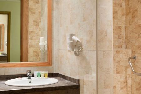 Ramada Resort Dead Sea - 7
