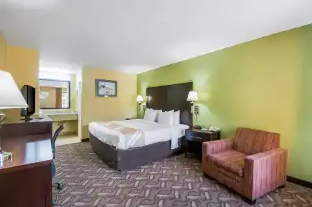 Quality Inn-Central Park Area - 55