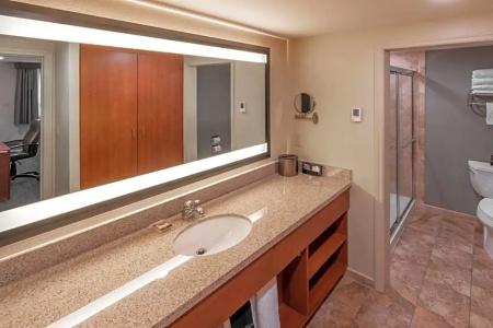 Best Western Plus Clocktower Inn - 52