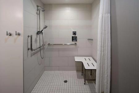 DoubleTree by Hilton - 34