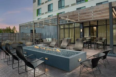 Courtyard Portland East - 18