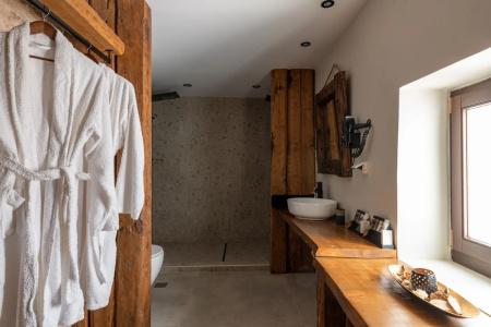 Ancient Knights Luxury Suites - 40
