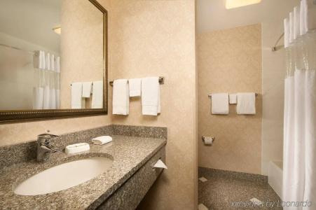 Drury Inn & Suites - 5
