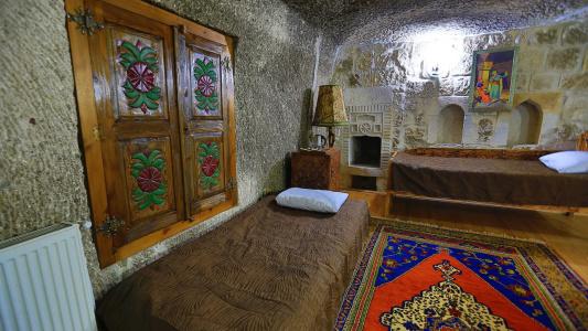 Holiday Cave - 13