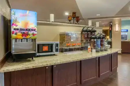 Comfort Suites - 14