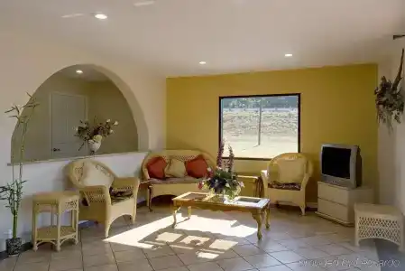 Americas Best Value Inn and Suites - 1