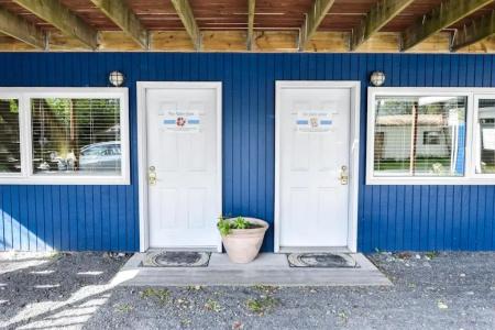 Sea Treasures Inn - 43