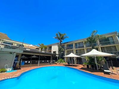 El Lago Waters - 32