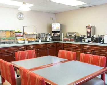 Comfort Inn Civic Center - 25