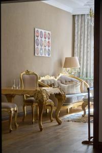 Royal Residence - 261