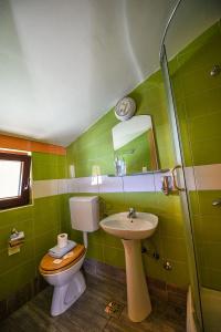 San Art Floating Hostel & - 7