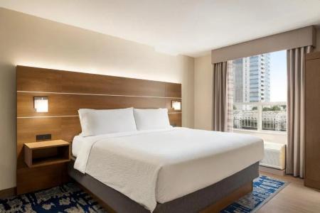 Holiday Inn Express Vancouver-Metrotown (Burnaby) - 48