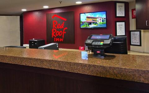 Red Roof Inn South - 10