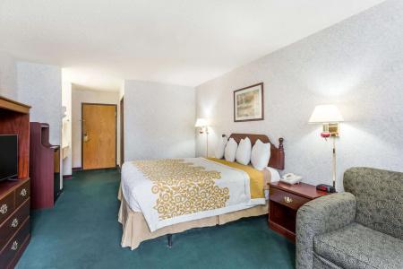 Days Inn by Wyndham Battlefield Rd/Hwy 65 - 2