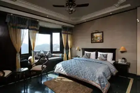 Diplomat Residency - 25