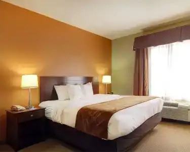 Comfort Suites West - 3