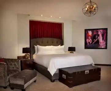 The Cromwell & Casino - 4