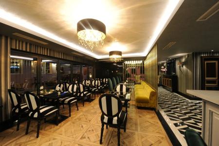 Le Petit Palace - Special Category - 2