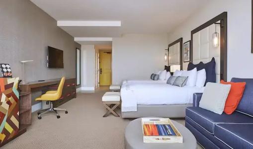 The Waterfront Beach Resort, A Hilton - 137