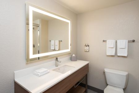Cambria Miami Airport - Blue Lagoon - 9