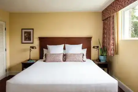 Park Lane Suites & Inn - 81