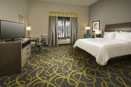 Hilton Garden Inn - 5