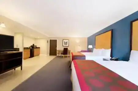 Ramada by Wyndham Miami Springs/Miami International Airport - 43