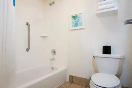 Hampton Inn Hilton Head - 36