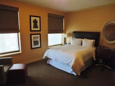 Four Points by Sheraton Downtown - 2