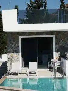 Zoes & Suites - 171