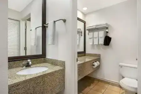 Best Western Pier Point Inn - 95