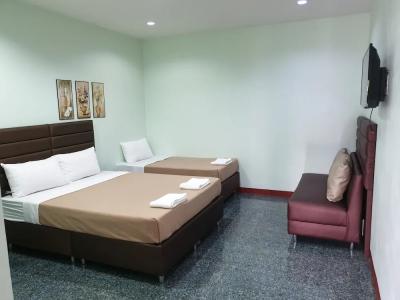 Friend's House Resort - 29