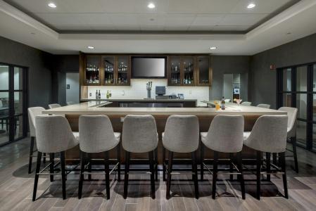 Hampton Inn Boston Logan Airport - 25