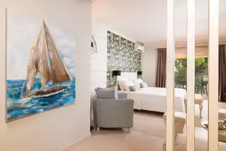 Neikos Mediterraneo Luxury Suites - 73