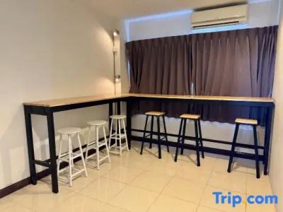 Ananas Phuket Central Hostel - 28