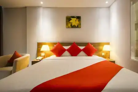 Maple Leaf & Apartment - 33