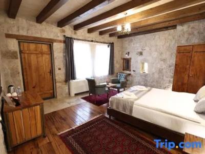 Sarnich Cave Suites - 92